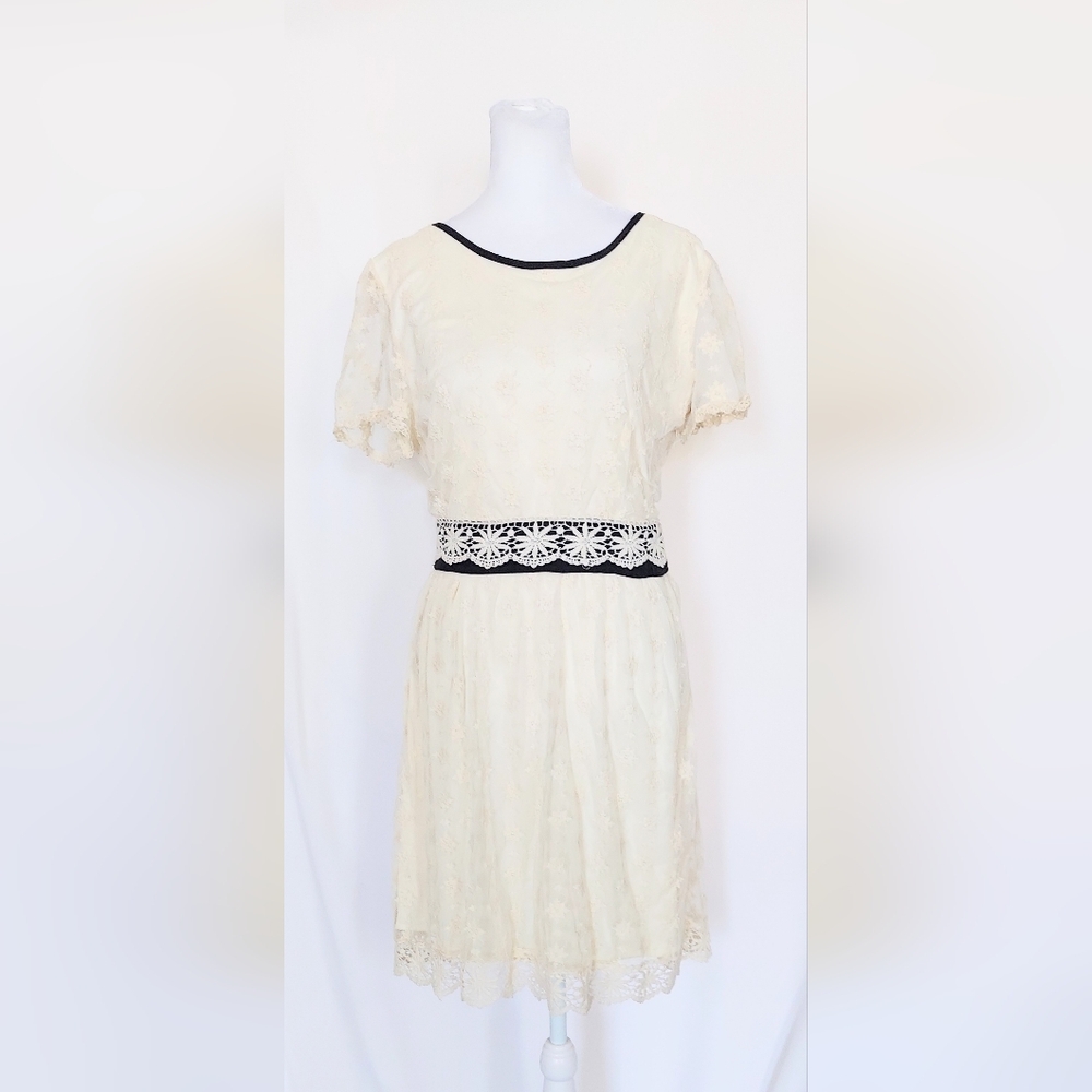 Pinky Lace Short Sleeve Contrast Dress Ivory Black Trim Size Medium